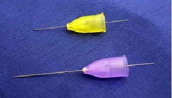 痛みを感じにくい極細注射針