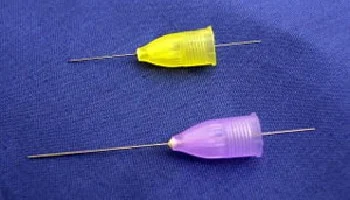 痛みを感じにくい極細注射針